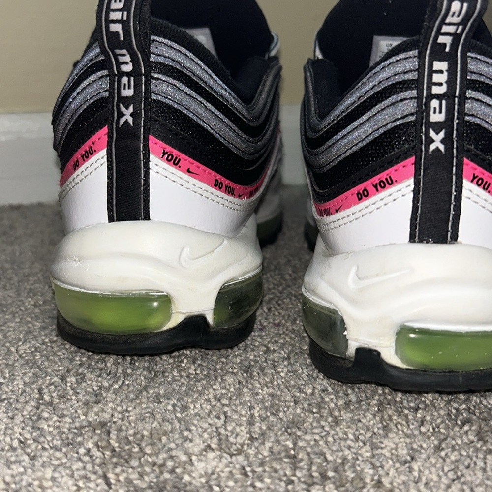 Nike - Picture 4 of 7